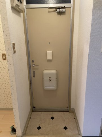 ロイヤル三千刈Ｃの玄関
