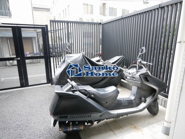 ヴェルステージ南千住の駐車場