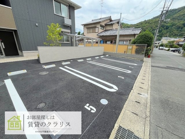 ベラーシア嵐山の駐車場