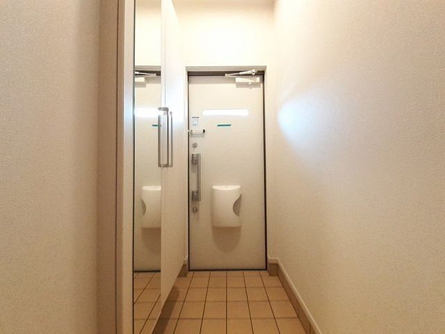 ラフォレスタコモドの玄関