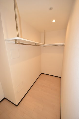 大阪市西区江戸堀３丁目の賃貸マンションの収納