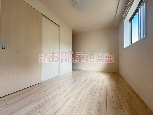 ユニバースの洋室|広々とした洋室です