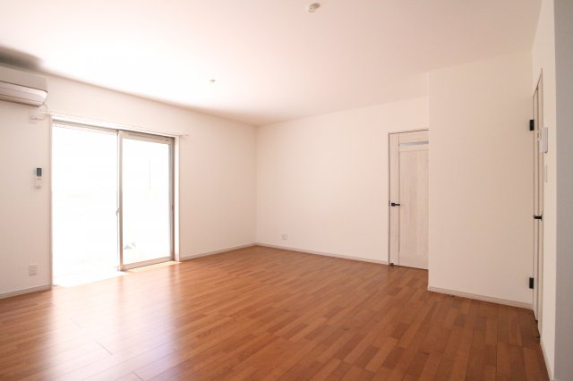ブリッジハイツの居間・リビング