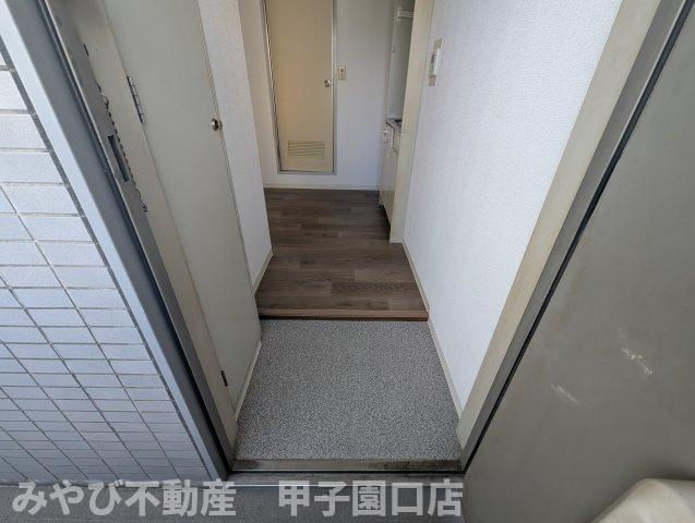 ベルフィーユNARUOの玄関