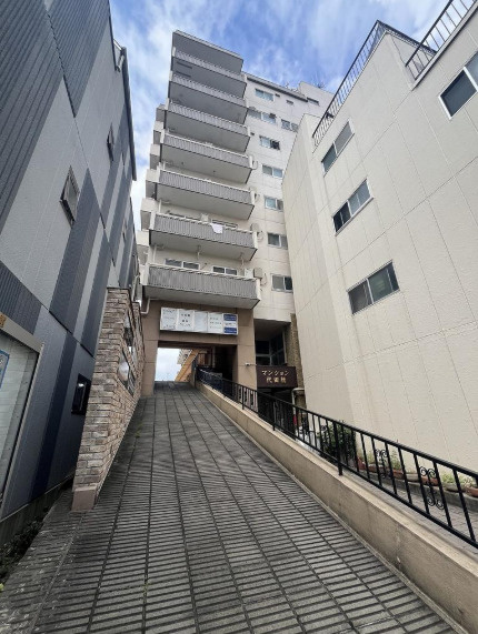 マンション代田橋の外観