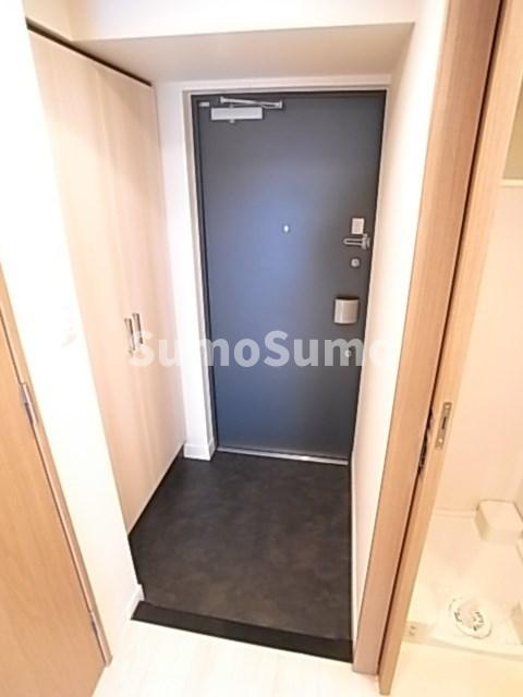 プレサンス三宮フラワーロードの玄関