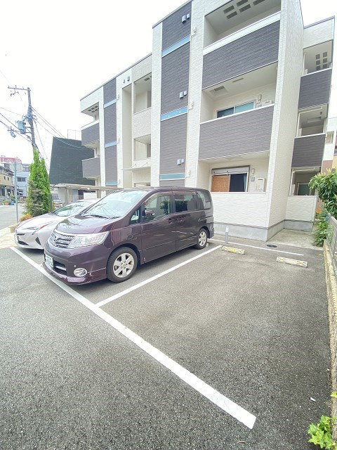 サンキストMZーダリアの駐車場