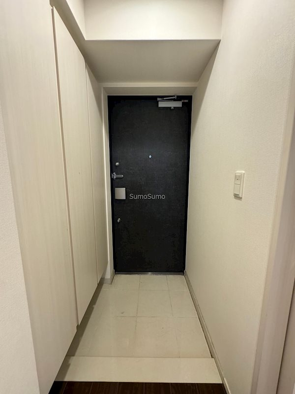 コンフォリア阿波座の玄関