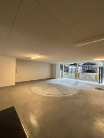 レオングラン本町橋の駐車場