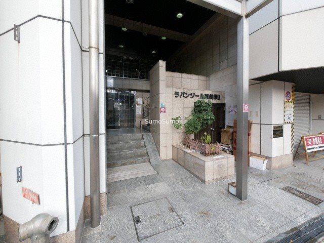 ラパンジール恵美須Ⅱのエントランス