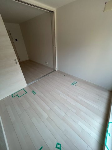 Y-City神戸鷹取の居間・リビング