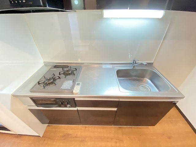 尼崎市東難波町５丁目の賃貸マンションのキッチン|コンパクトなキッチンで掃除もラクラク
