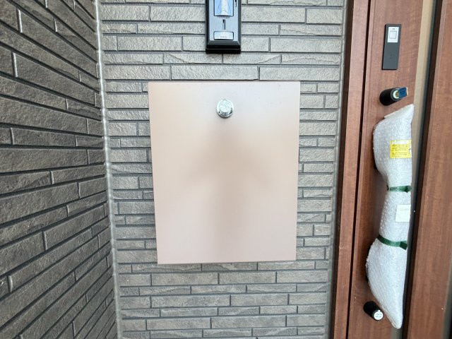 宜野湾市上原1丁目（全4棟）D号棟の設備|D号棟　カメラ付きインターフォン＋ポスト付き♪