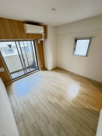 シャルマンパレ神戸花隈の寝室