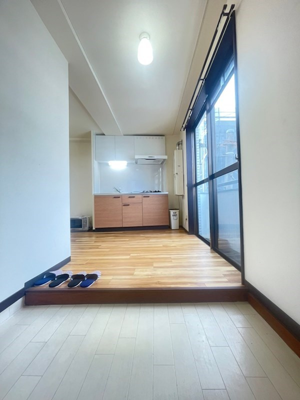 二宮町パークビルの玄関