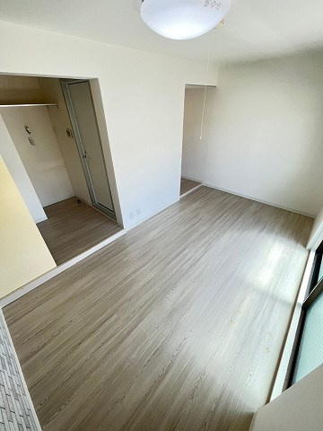 レジデンシア甲子園口（天道町）の居間・リビング