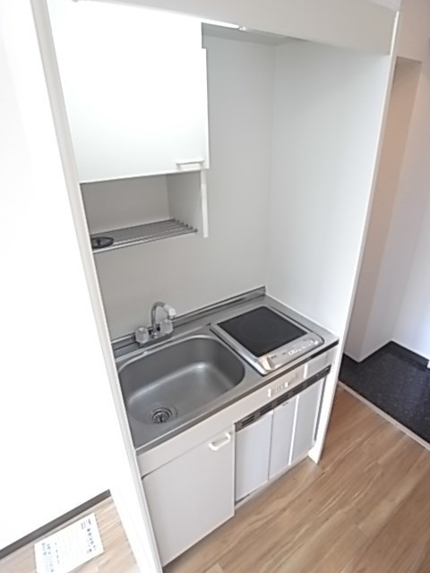 尼崎市名神町１丁目の賃貸マンションのキッチン