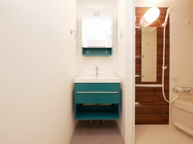 セレニテ日本橋プリエの独立洗面台