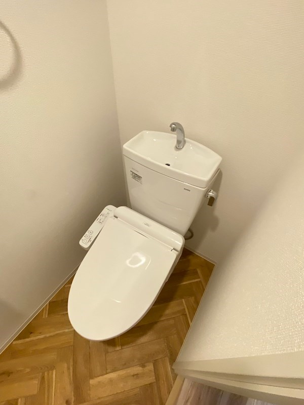 セレニテ三宮プリエのトイレ