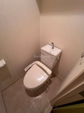 大阪市浪速区桜川３丁目の賃貸マンションのトイレ