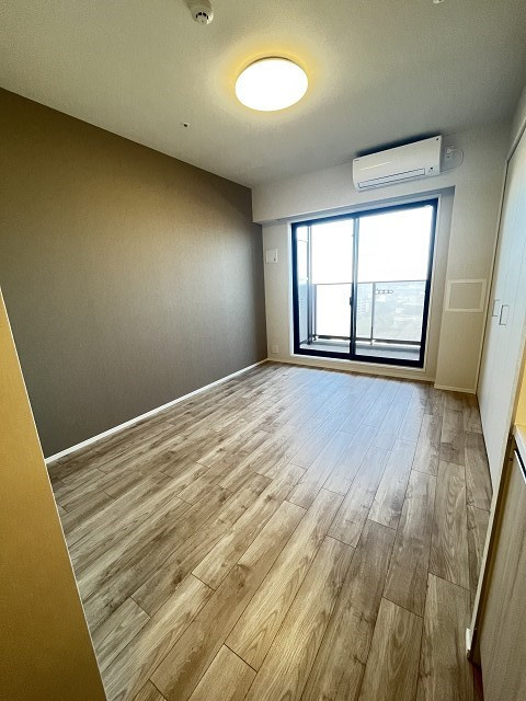 西宮市高松町の賃貸マンションの居間・リビング