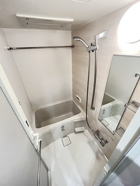 西宮市高松町の賃貸マンションの浴室