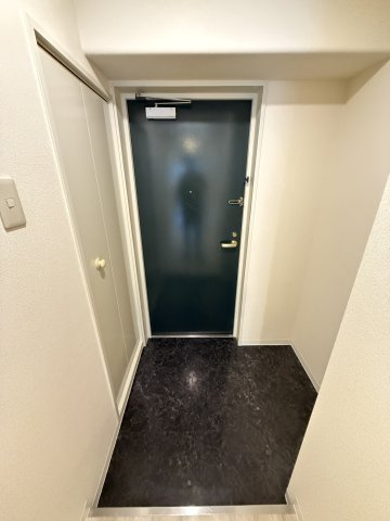 日生ロイヤル高津の玄関