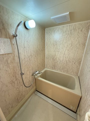 日生ロイヤル高津の浴室