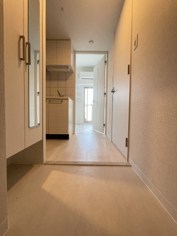 神戸市兵庫区永沢町４丁目の賃貸マンションの玄関