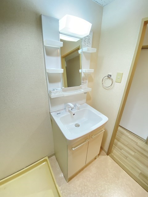 尼崎市大西町３丁目の賃貸マンションの洗面所
