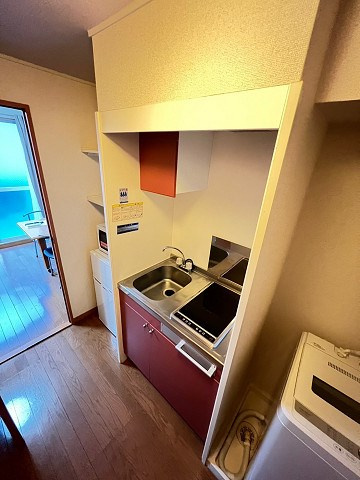 尼崎市立花町２丁目のアパートのキッチン