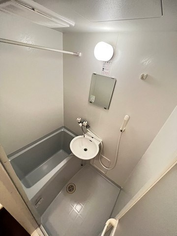 尼崎市立花町２丁目のアパートの浴室