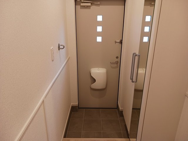 セレーノＡＨ　Ⅱの玄関|落ち着いた玄関です