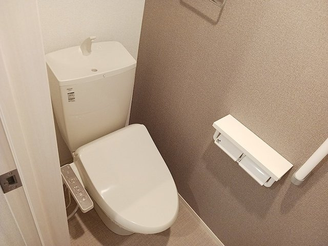 サニー　アヴニールのトイレ|落ち着いた色調のトイレです