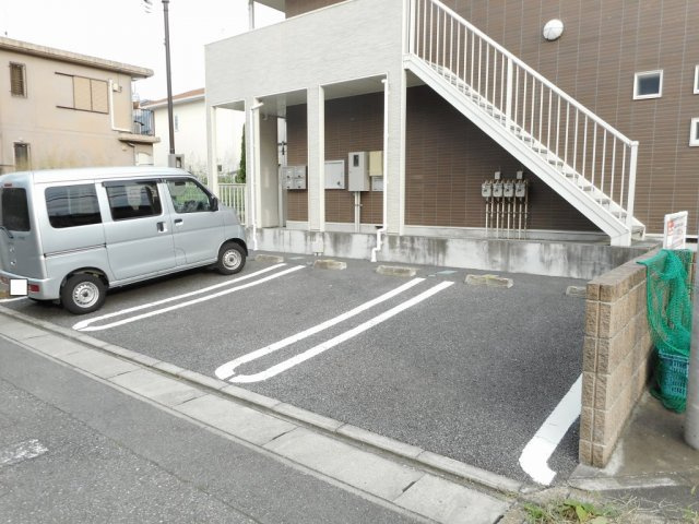 サンセール・アダチの駐車場|駐車場に車を止められます