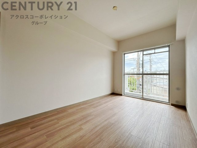創造性や成長を促す遊びの空間を提供。学習や趣味に集中できる環境を整えます。個別のプライベートスペースは自己表現と自立心を育み、心地よい睡眠環境を整えリラックスできる場所を提供。