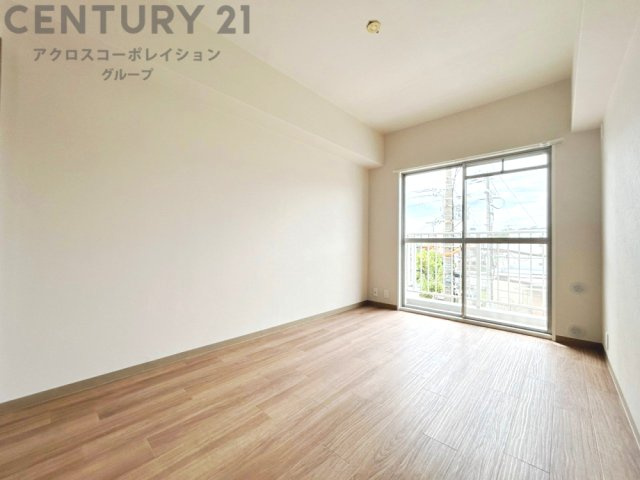 創造性や成長を促す遊びの空間を提供。学習や趣味に集中できる環境を整えます。個別のプライベートスペースは自己表現と自立心を育み、心地よい睡眠環境を整えリラックスできる場所を提供。
