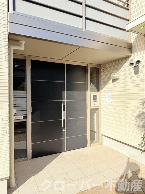 グランマスト ベレオ林町 A棟のエントランス