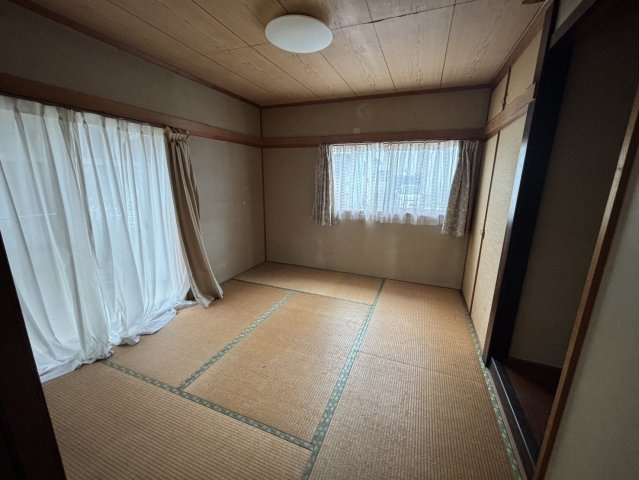 太田市亀岡町672-6の和室