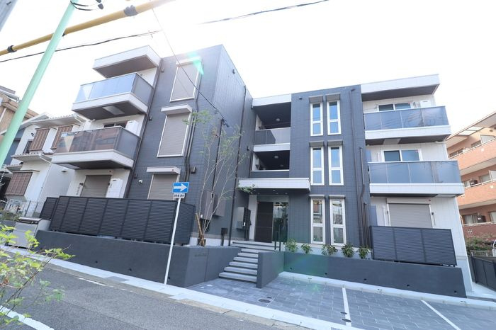 セレスティア唐山町の外観
