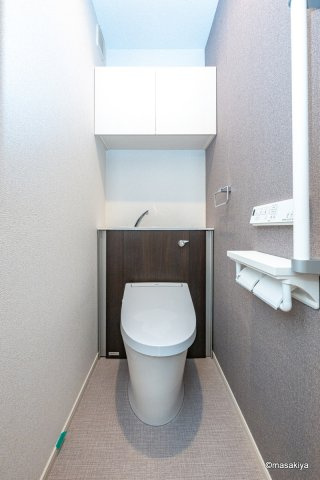 グラン・クオーツのトイレ|写真は同じ建築会社の近いタイプです。色、仕様は異なります。
