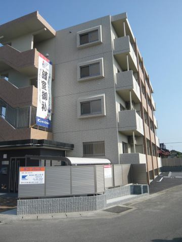キコ パレスの駐車場