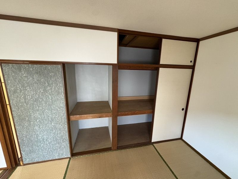 阿志岐田村アパートの寝室