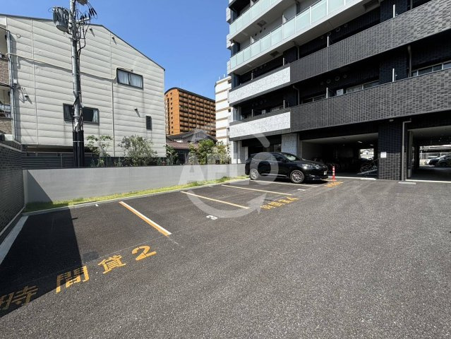 プレサンス大正フレンジ　三軒家東小学校区の駐車場|プレサンス大正フレンジ　外観