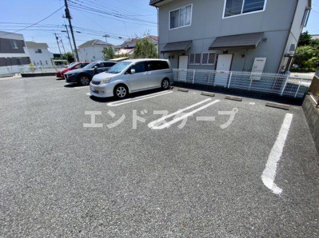 ノーヴァの駐車場|高崎、前橋のお部屋探しはエンドスケープまで！お客様の理想お聞かせ下さい♪
