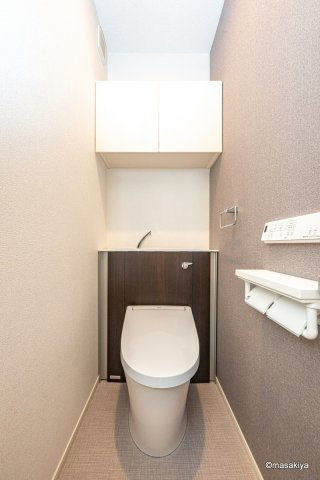グラン・クオーツのトイレ|写真は同じ建築会社の近いタイプです。色、仕様は異なります。