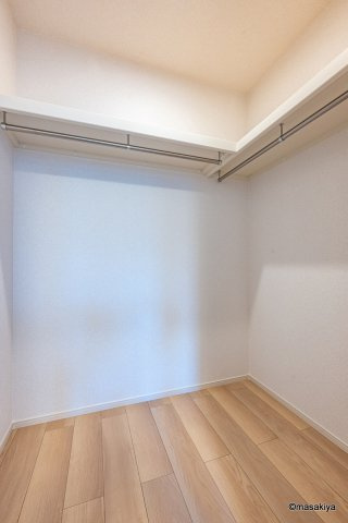 グラン・クオーツの収納|写真は同じ建築会社の近いタイプです。色、仕様は異なります。