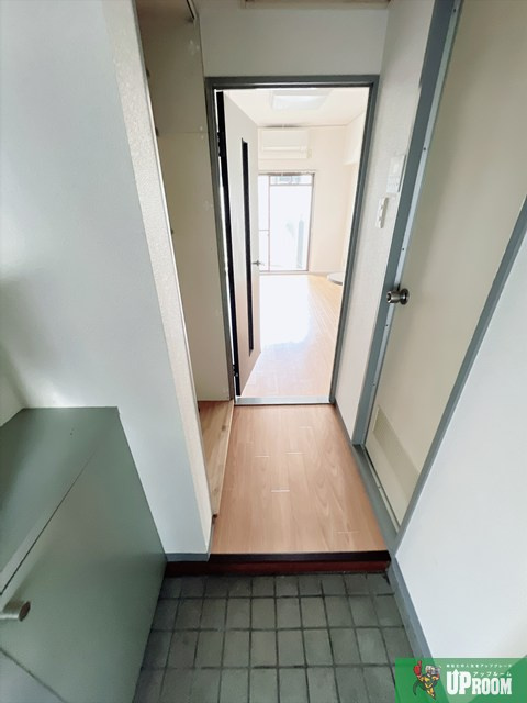シャタック清水の玄関