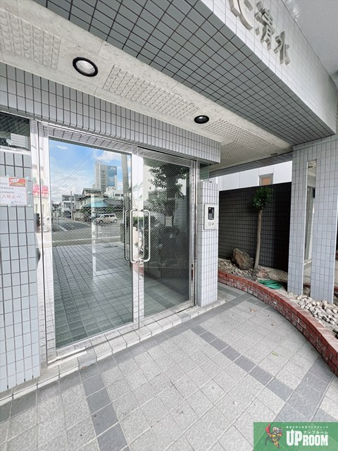 シャタック清水のエントランス