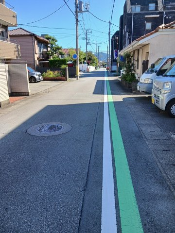 【前面道路含む現地写真】